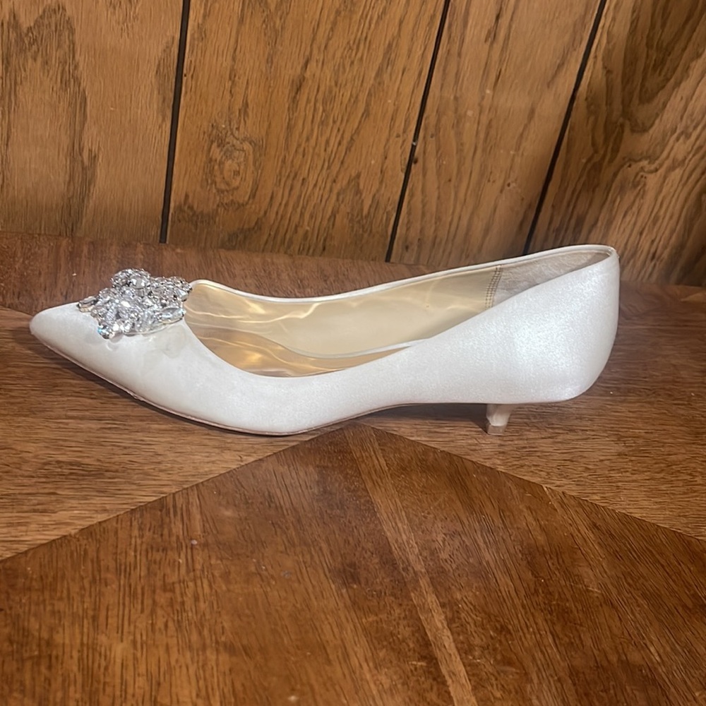 Bagdely Mischka Vail Embellished Kitten Heel Pump - Picture 14 of 16